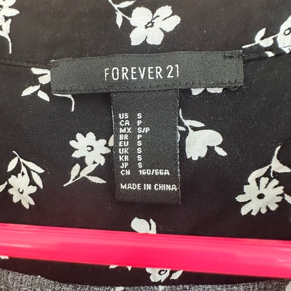 Forever 21 Romper Lace Up Front Black w/White Flowers Size Small Fairy Goth - Picture 3 of 8